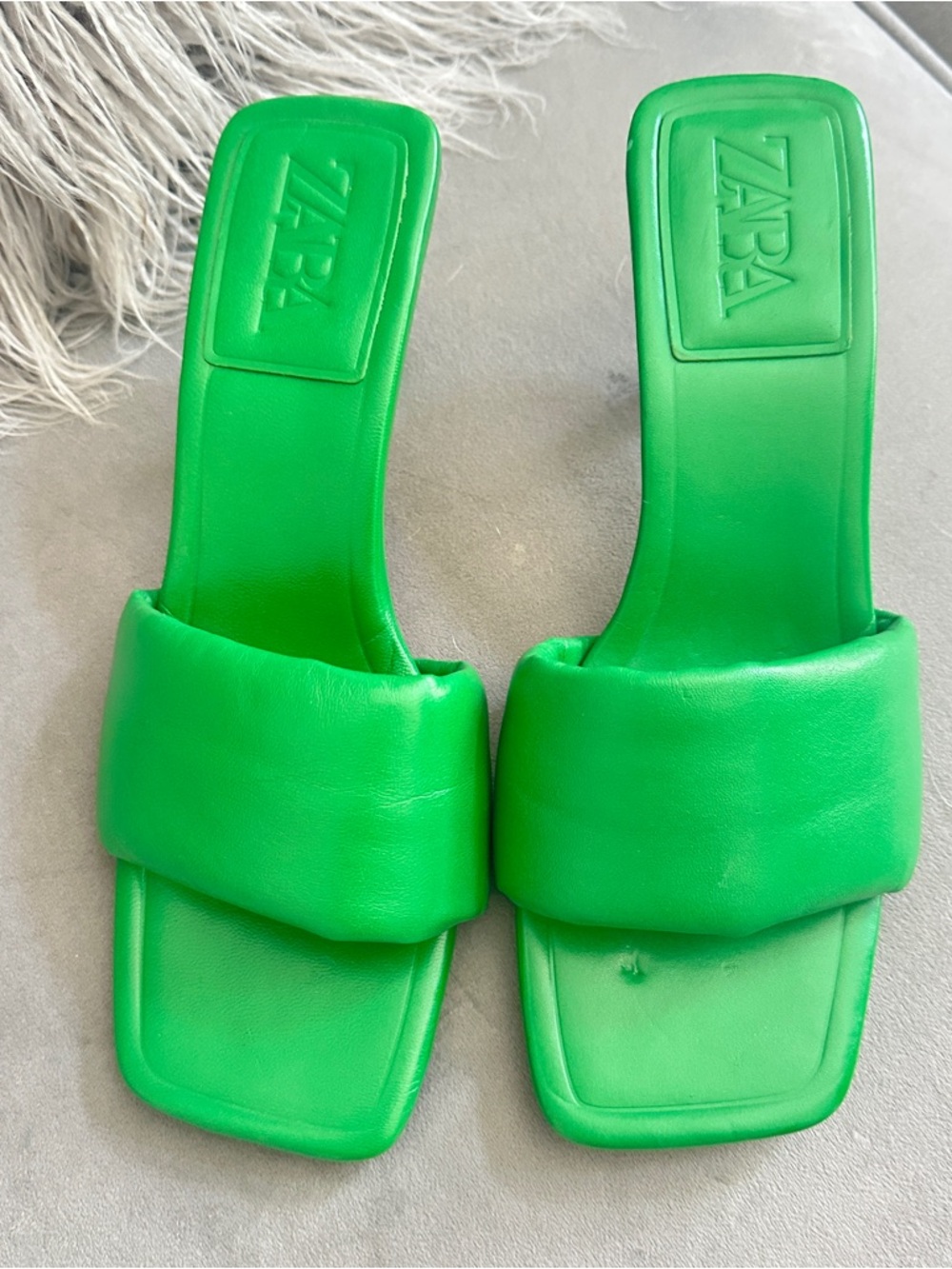 Zara Bright Green Padded Slide Sandals. Made in Spain, size 39 US 8